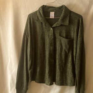 NWT No Boundaries Hunter Green  Sweater